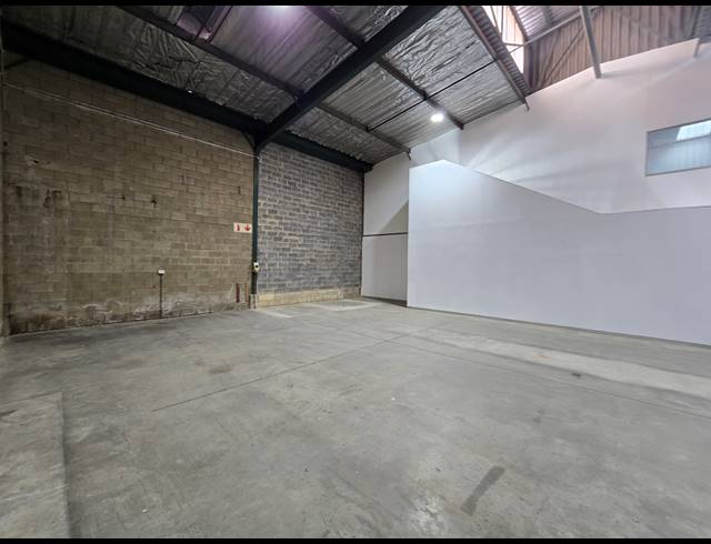 331M² WAREHOUSE TO LET IN MEADOWDALE